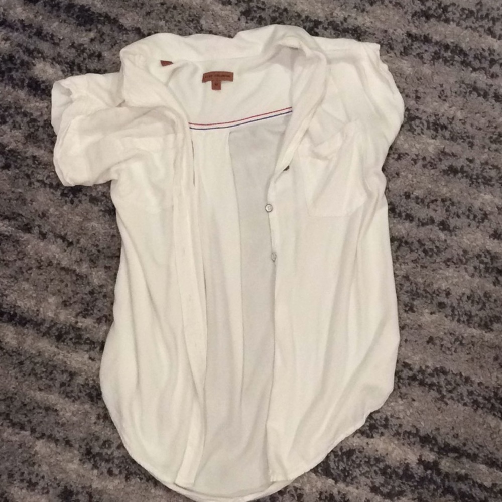 Womens’ Short Sleeved Button Down White Shirt